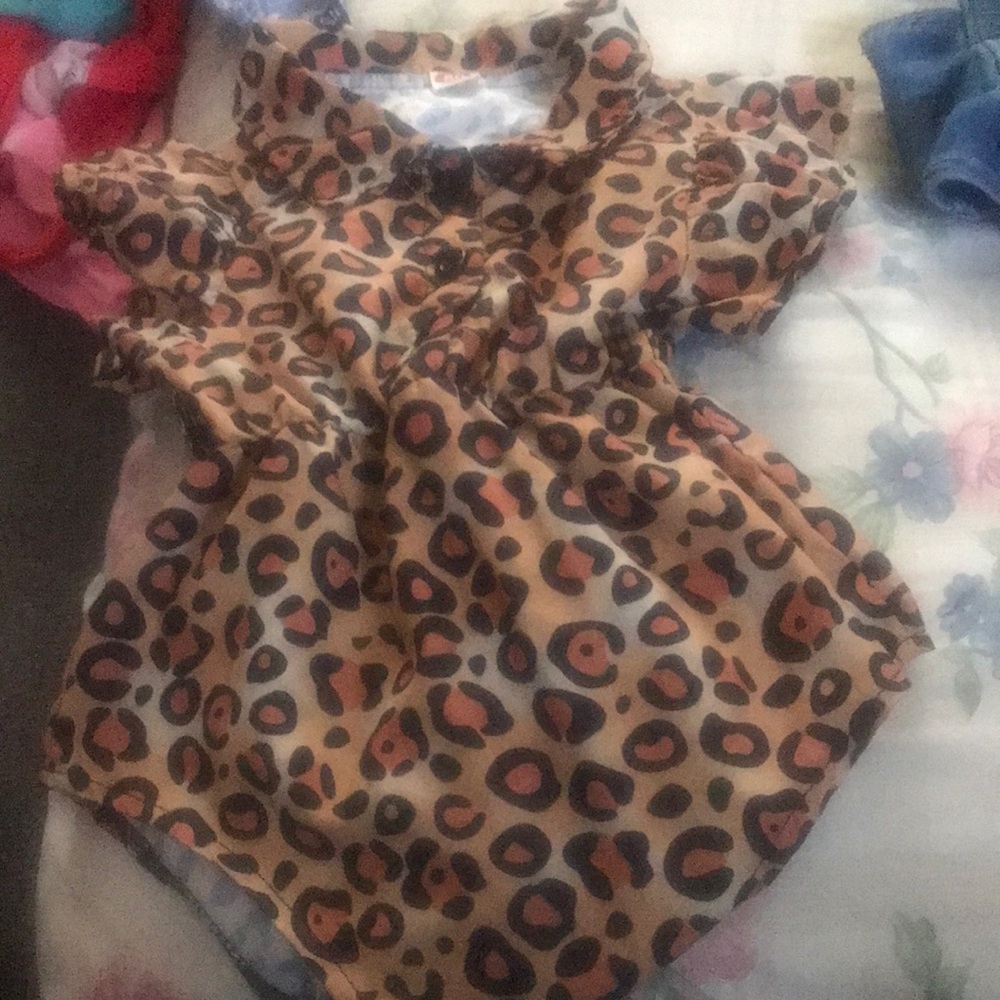 Baby girl onesie with collar